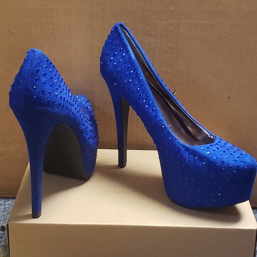 High heels - Picture 3 of 3
